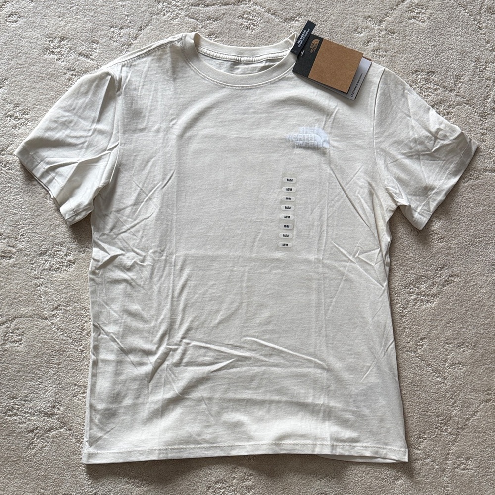 The North Face Cream Relax Fit Women’s Short Sleeve T-Shirt, size Medium